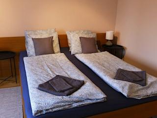 Kajári Apartmanház, 2 apartman 13 férőhely