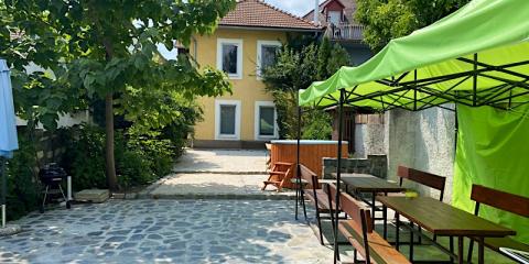 B4 Apartman, 3 apartman 16 férőhely