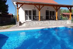 Relax Apartman, 3 apartman 14 férőhely