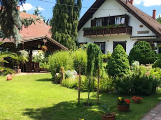 Sziklakert Vendégház, 4 szoba 10 férőhely