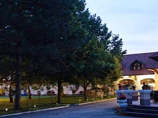 Garden Panzió, 15 szoba 53 férőhely