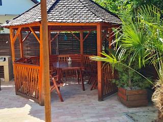 Villa Tropic Apartman, 3 apartman 12 férőhely