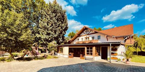 Sommer Panzió, 12 szoba 34 férőhely