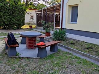 Party Apartmanház, 10 apartman 23 férőhely