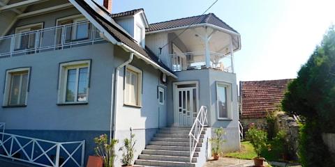 Peti-Lak Apartman, 3 apartman 6 férőhely