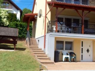 Éva Apartman, 2 apartman 12 férőhely