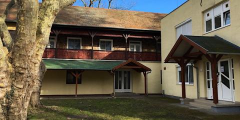 Nyaraló Centrum, 14 szoba 49 férőhely