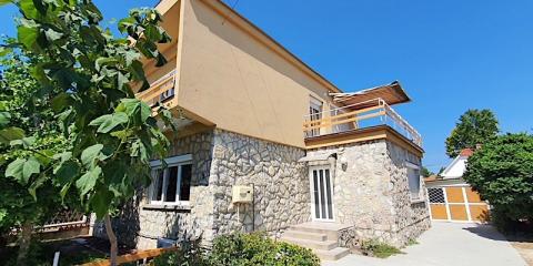 Kiss Guesthouse, 1 apartman 12 férőhely