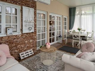 Tündér-Lak Apartman, 1 apartman 6 férőhely