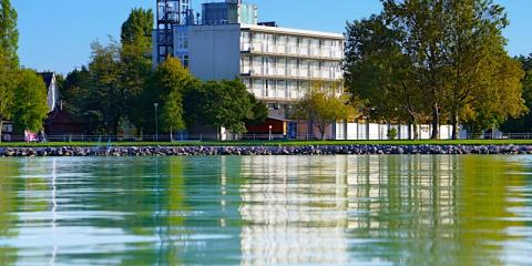Plázs Hotel, 42 szoba 110 férőhely