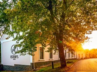 Ester#039;s Panzió, 7 szoba 14 férőhely