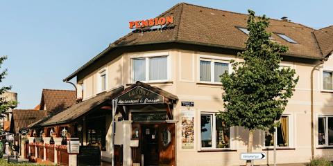 Korona Étterem Panzió, 11 szoba 26 férőhely