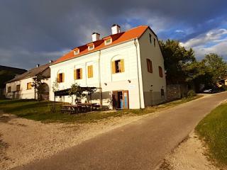 Köveskál Panzió, 6 szoba 12 férőhely