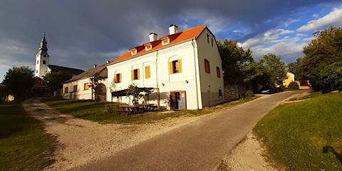 Köveskál Panzió, 6 szoba 12 férőhely