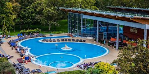 Hotel Azúr, 222 szoba 450 férőhely