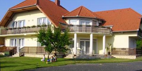 Szalóky Apartmanház, 4 apartman 16 férőhely