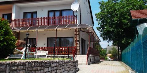 Lívia Apartman, 5 apartman 7 férőhely