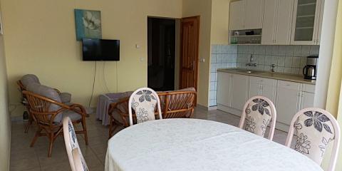 Lázár Apartmanok, 2 apartman 6 férőhely