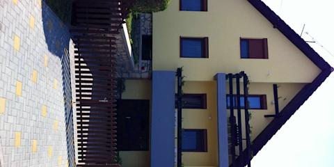 Lívia Apartman, 4 apartman 10 férőhely