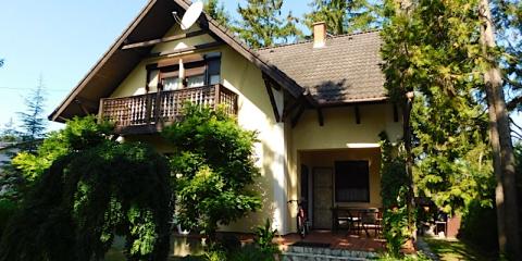 Liget Nyaralóház, 4 szoba 8 férőhely