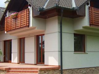 Roland Apartman, 4 apartman 8 férőhely