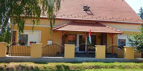 Erzsébet Apartman, 2 apartman 18 férőhely