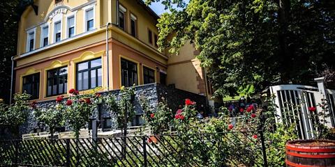 Neptun Panzió, 15 szoba 30 férőhely