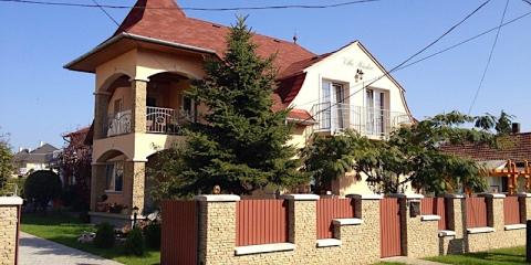 Villa Mónika, 5 apartman 14 férőhely