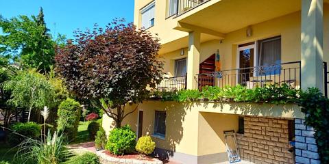 Almádi Apartman, 4 apartman 10 férőhely