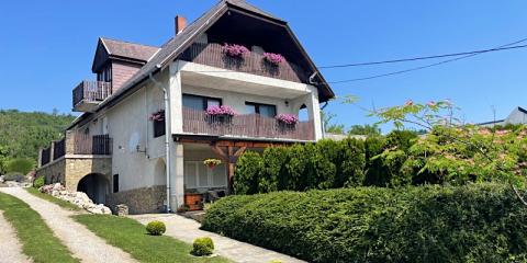 Gyöngyház Apartman, 2 apartman 8 férőhely