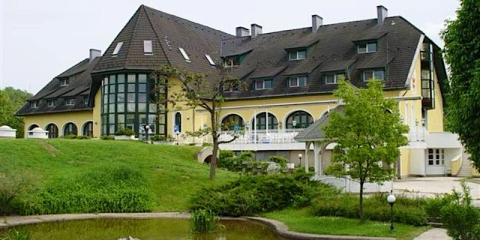 Hotel Família, 52 szoba 130 férőhely