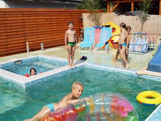 Hacienda Medencés Gyermekkertes Vendégház, 8 szoba 30 férőhely