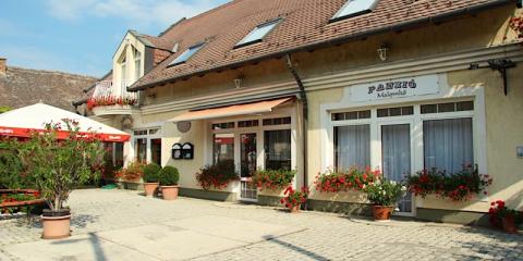 Malomkő Panzió, 12 szoba 30 férőhely