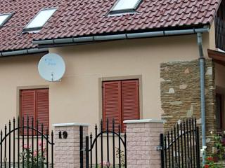 Hőbér Apartman, 3 apartman 13 férőhely