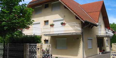 Molnár Apartman, 13 apartman 49 férőhely