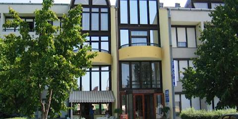 Hotel Napsugár, 53 szoba 130 férőhely