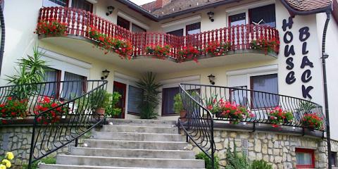 House Black, 6 szoba 16 férőhely