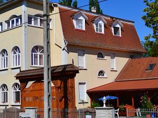 Nosztalgia Hotel, 14 szoba 35 férőhely