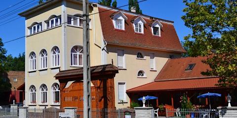Nosztalgia Hotel, 14 szoba 35 férőhely