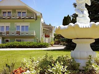 Elisoria Apartmanház, 8 apartman 16 férőhely