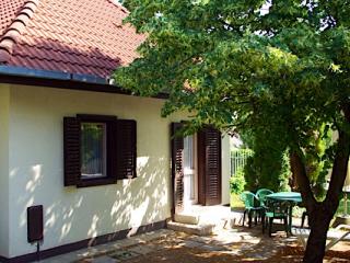 Esthajnal Apartmanok, 6 szoba 24 férőhely
