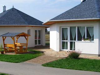 Kabóka Lovastanya Apartman, 4 apartman 16 férőhely