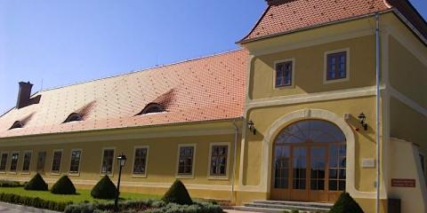 Bél Mátyás Látogatóközpont, 7 szoba 26 férőhely