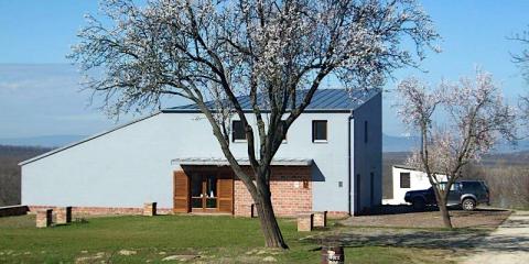 Pócz Pincészet Vendégház, 3 apartman 6 férőhely