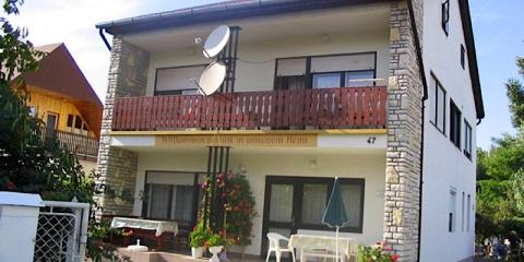 Rózsa Apartman, 4 apartman 10 férőhely