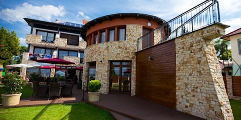 Pole Position Beach Hotel, 11 szoba 25 férőhely