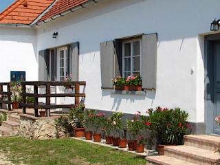 Bruderhaus Szállás, 3 apartman 6 férőhely