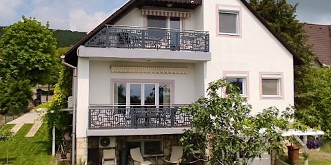 Lila Füge Apartman, 3 apartman 16 férőhely