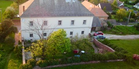 Evangélikus Szállás és Táborhely, 3 szoba 30 férőhely