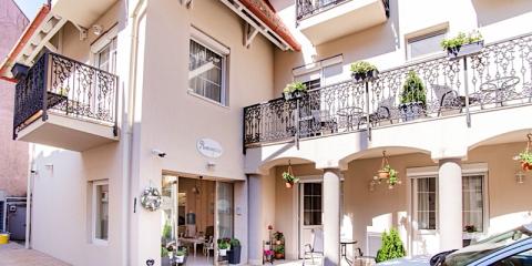 Auróra Vendégház, 17 szoba 40 férőhely